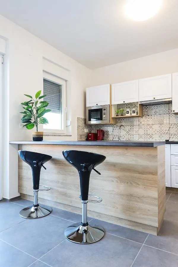 1Oak Rentals 2 Vir Kroatien